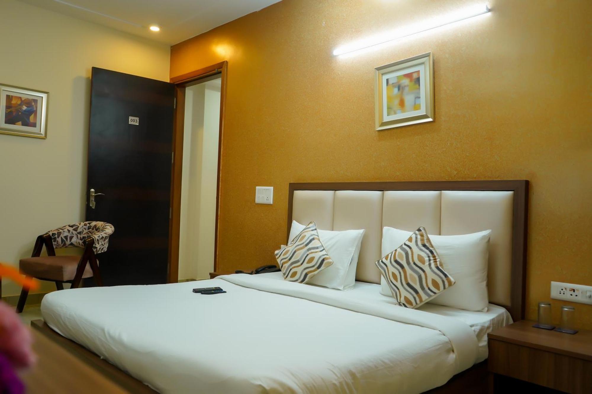 Hotel The Luxe 18 - Golf Course Road Gurgaon Zewnętrze zdjęcie