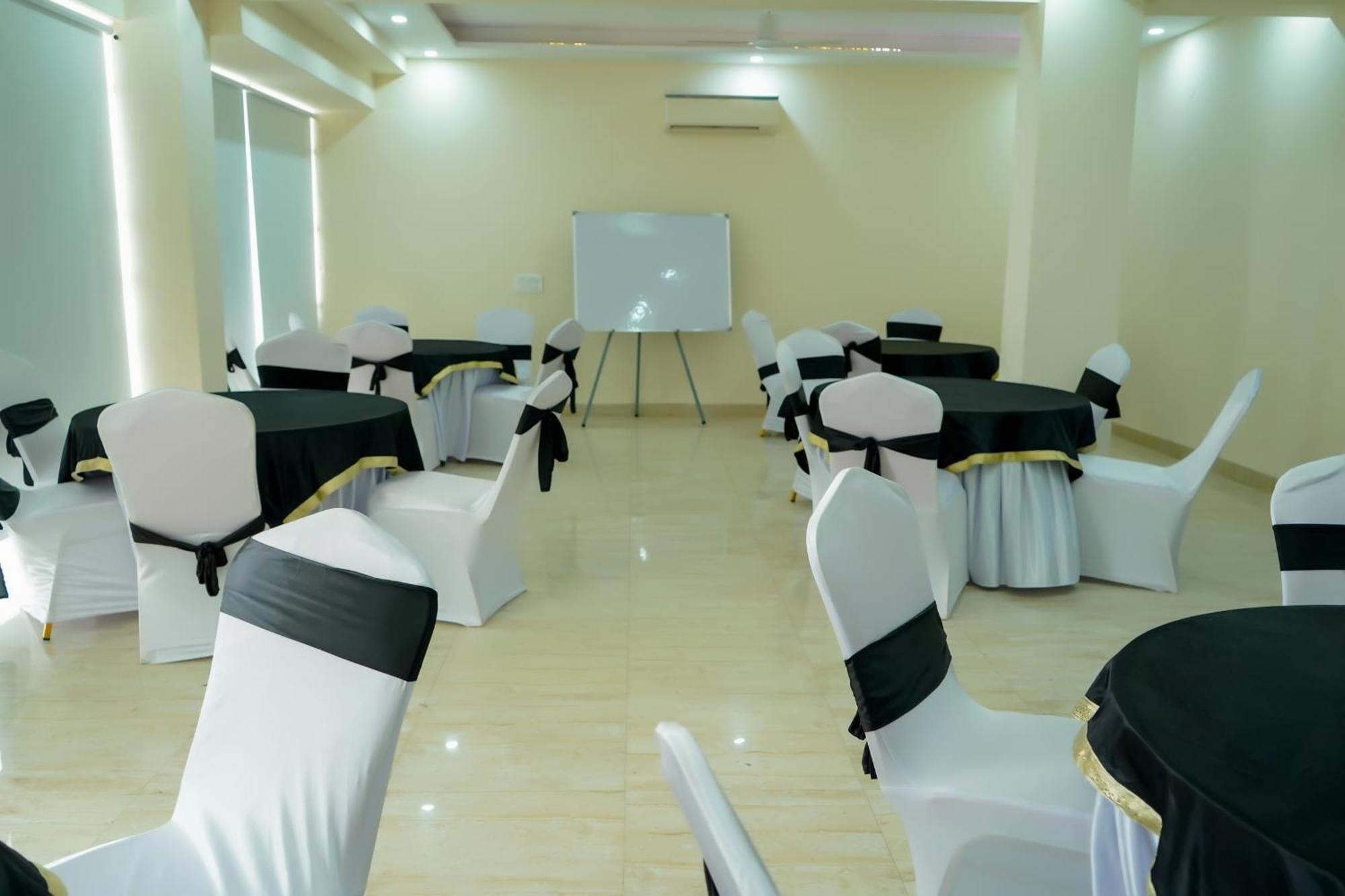 Hotel The Luxe 18 - Golf Course Road Gurgaon Zewnętrze zdjęcie